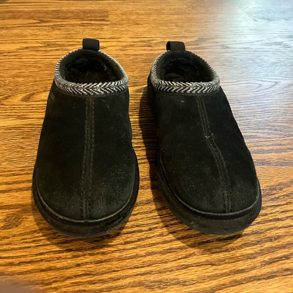 Koolaburra Black Suede Footwear